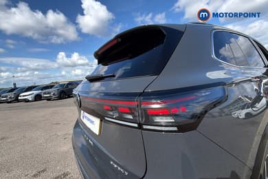 Volkswagen Tiguan R-Line Automatic Petrol Plug-In Hybrid SUV - Stock Number (1673892) - 38th supplementary image