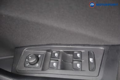 Volkswagen T-Roc Life Manual Petrol SUV - Stock Number (1659416) - 10th supplementary image