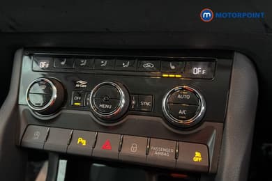 Skoda Karoq Se L Manual Petrol SUV - Stock Number (1669593) - 14th supplementary image