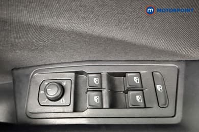 Volkswagen T-Roc Match Manual Petrol SUV - Stock Number (1673736) - 18th supplementary image