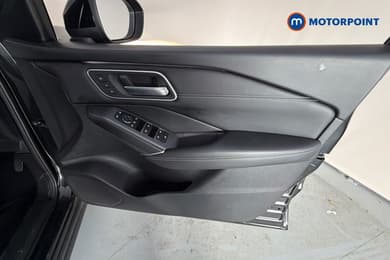Nissan Qashqai Tekna Automatic Petrol SUV - Stock Number (1673879) - 19th supplementary image