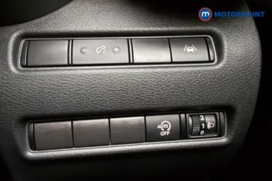 Nissan Juke N-Connecta Manual Petrol SUV - Stock Number (1655783) - 17th supplementary image
