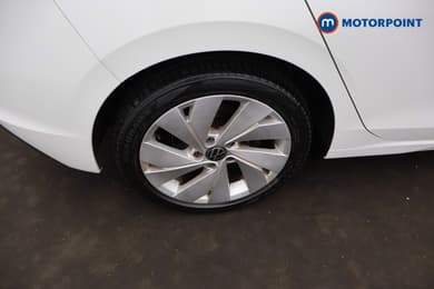 Volkswagen Golf Style Manual Petrol Hatchback - Stock Number (1667862) - 3rd supplementary image