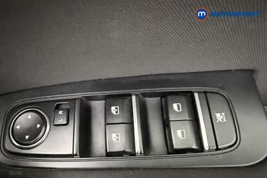 Nissan Juke Tekna Manual Petrol SUV - Stock Number (1671279) - 18th supplementary image