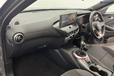 Nissan Juke N-Connecta Manual Petrol SUV - Stock Number (1671606) - 9th supplementary image