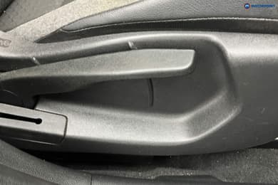 Nissan Juke N-Connecta Manual Petrol SUV - Stock Number (1671606) - 23rd supplementary image