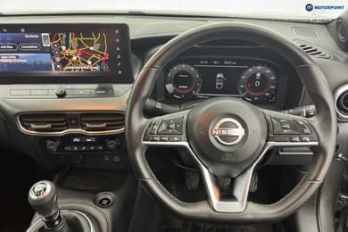 Nissan Juke N-Connecta Manual Petrol SUV - Stock Number (1671606) - 1st supplementary image