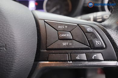 Nissan Juke N-Connecta Manual Petrol SUV - Stock Number (1671623) - 14th supplementary image