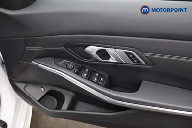 BMW 3 Series M Sport Automatic Petrol Plug-In Hybrid Saloon - Stock Number (1669415) - 20th supplementary image