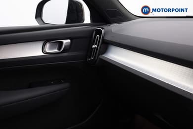 Volvo Xc40 Core Automatic Petrol SUV - Stock Number (1671209) - 15th supplementary image