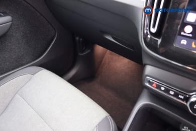 Volvo Xc40 Core Automatic Petrol SUV - Stock Number (1671209) - 17th supplementary image