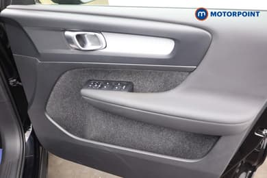Volvo Xc40 Core Automatic Petrol SUV - Stock Number (1671209) - 19th supplementary image