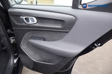 Volvo Xc40 Core Automatic Petrol SUV - Stock Number (1671209) - 23rd supplementary image