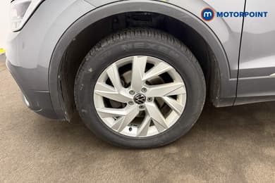 Volkswagen Tiguan Allspace Life Manual Petrol SUV - Stock Number (1663390) - 1st supplementary image