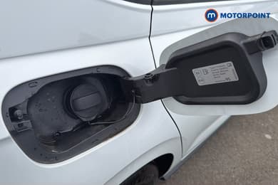 Volkswagen Polo R-Line Manual Petrol Hatchback - Stock Number (1668505) - 2nd supplementary image