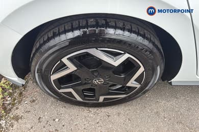 Volkswagen Polo R-Line Manual Petrol Hatchback - Stock Number (1668505) - 3rd supplementary image