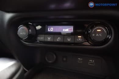 Nissan Juke N-Connecta Automatic Petrol SUV - Stock Number (1667446) - 12th supplementary image