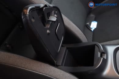 Nissan Juke N-Connecta Automatic Petrol SUV - Stock Number (1667446) - 22nd supplementary image