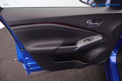Nissan Juke N-Connecta Automatic Petrol SUV - Stock Number (1667446) - 32nd supplementary image