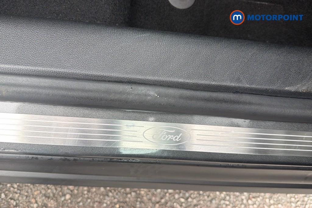 Ford Focus Titanium Manual Petrol Hatchback - Stock Number (1668792) - 4th supplementary image