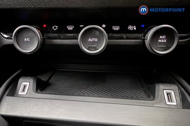 Citroen C4 Shine Manual Petrol Hatchback - Stock Number (1665282) - 16th supplementary image