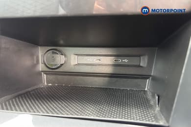 Volkswagen Tiguan R-Line Edition Automatic Petrol SUV - Stock Number (1674709) - 16th supplementary image