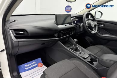 Nissan Qashqai N-Connecta Manual Petrol SUV - Stock Number (1675072) - 4th supplementary image