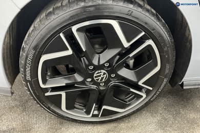 Volkswagen Golf R-Line Manual Petrol Hatchback - Stock Number (1672674) - 35th supplementary image