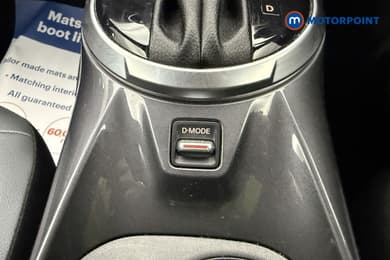 Nissan Juke N-Connecta Automatic Petrol-Electric Hybrid SUV - Stock Number (1666950) - 17th supplementary image