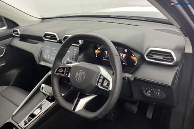 Mg Motor Uk ZS Trophy Automatic Petrol-Electric Hybrid SUV - Stock Number (1676776) - 8th supplementary image