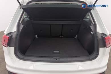 Volkswagen Tiguan Life Automatic Petrol SUV - Stock Number (1676479) - 6th supplementary image
