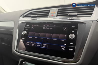 Volkswagen Tiguan Life Automatic Petrol SUV - Stock Number (1676479) - 11th supplementary image