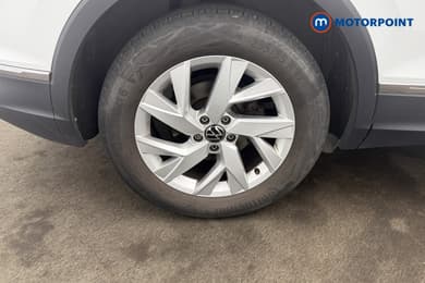 Volkswagen Tiguan Life Automatic Petrol SUV - Stock Number (1676479) - 24th supplementary image