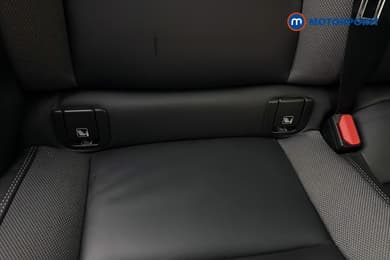 Volvo Xc60 R Design Pro Automatic Petrol Plug-In Hybrid SUV - Stock Number (1678485) - 29th supplementary image
