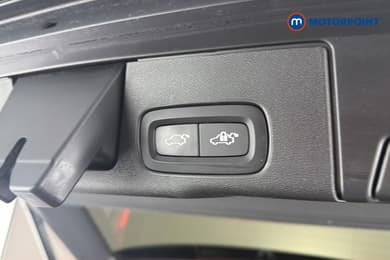 Volvo Xc60 R Design Pro Automatic Petrol Plug-In Hybrid SUV - Stock Number (1678485) - 35th supplementary image