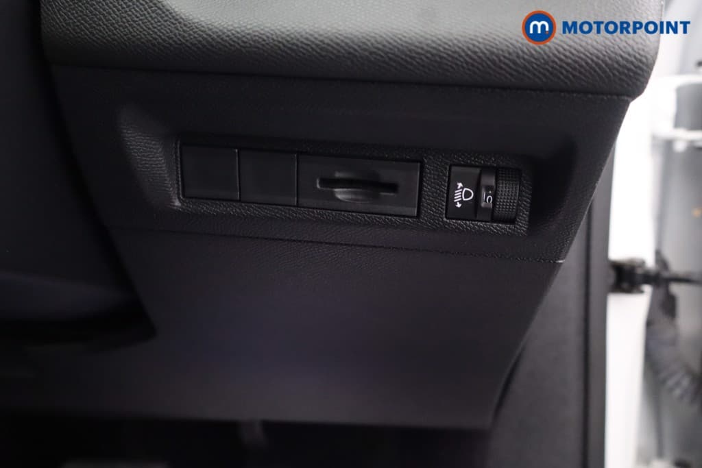 Peugeot 308 Allure Premium Automatic Petrol Hatchback - Stock Number (1676871) - 8th supplementary image