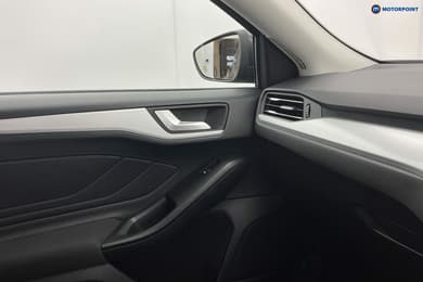 Ford Focus Zetec Manual Petrol Hatchback - Stock Number (1677120) - 21st supplementary image