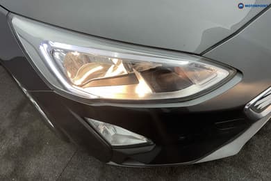 Ford Focus Zetec Manual Petrol Hatchback - Stock Number (1677120) - 31st supplementary image