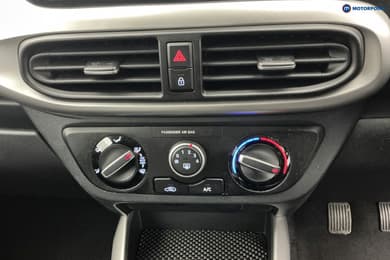 Hyundai I10 Premium Manual Petrol Hatchback - Stock Number (1679633) - 17th supplementary image