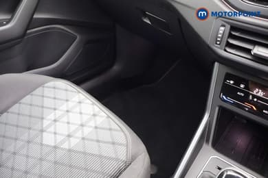 Volkswagen Polo R-Line Manual Petrol Hatchback - Stock Number (1681445) - 17th supplementary image