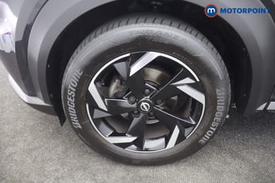 Nissan Juke N-Connecta Automatic Petrol SUV - Stock Number (1679813) - 17th supplementary image