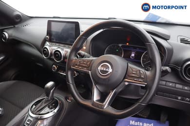 Nissan Juke N-Connecta Automatic Petrol SUV - Stock Number (1679813) - 1st supplementary image
