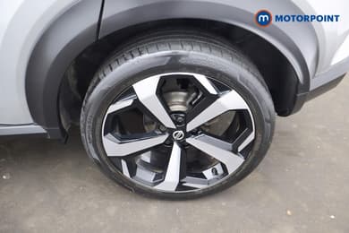 Nissan Juke Tekna Automatic Petrol SUV - Stock Number (1682935) - 2nd supplementary image