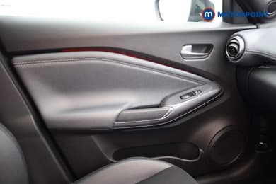 Nissan Juke Tekna Automatic Petrol SUV - Stock Number (1682935) - 16th supplementary image