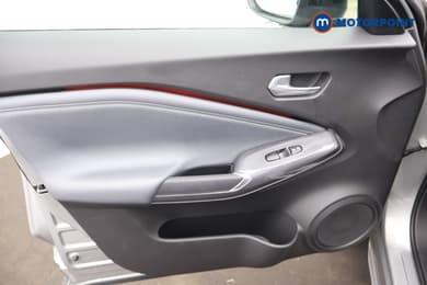 Nissan Juke Tekna Automatic Petrol SUV - Stock Number (1682935) - 30th supplementary image