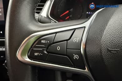 Renault Captur Iconic Manual Petrol SUV - Stock Number (1678396) - 14th supplementary image