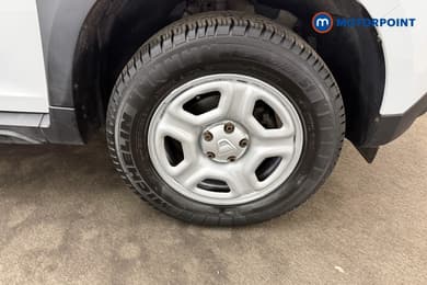 Dacia Duster Essential Manual Petrol SUV - Stock Number (1665802) - 18th supplementary image