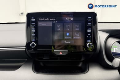 Toyota Yaris Design Automatic Petrol-Electric Hybrid Hatchback - Stock Number (1674481) - 6th supplementary image