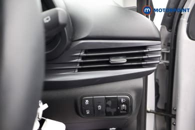 Hyundai I20 Advance Automatic Petrol Hatchback - Stock Number (1679301) - 7th supplementary image