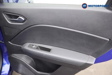 Renault Captur Se Edition Manual Petrol SUV - Stock Number (1685838) - 19th supplementary image